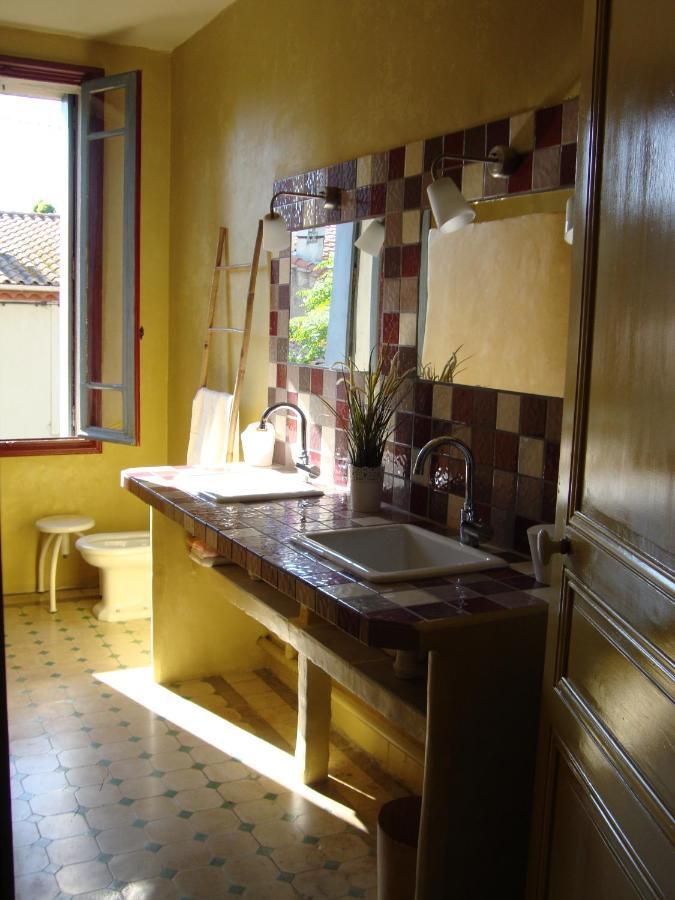 Bed and Breakfast Les Remparts à Capestang Extérieur photo